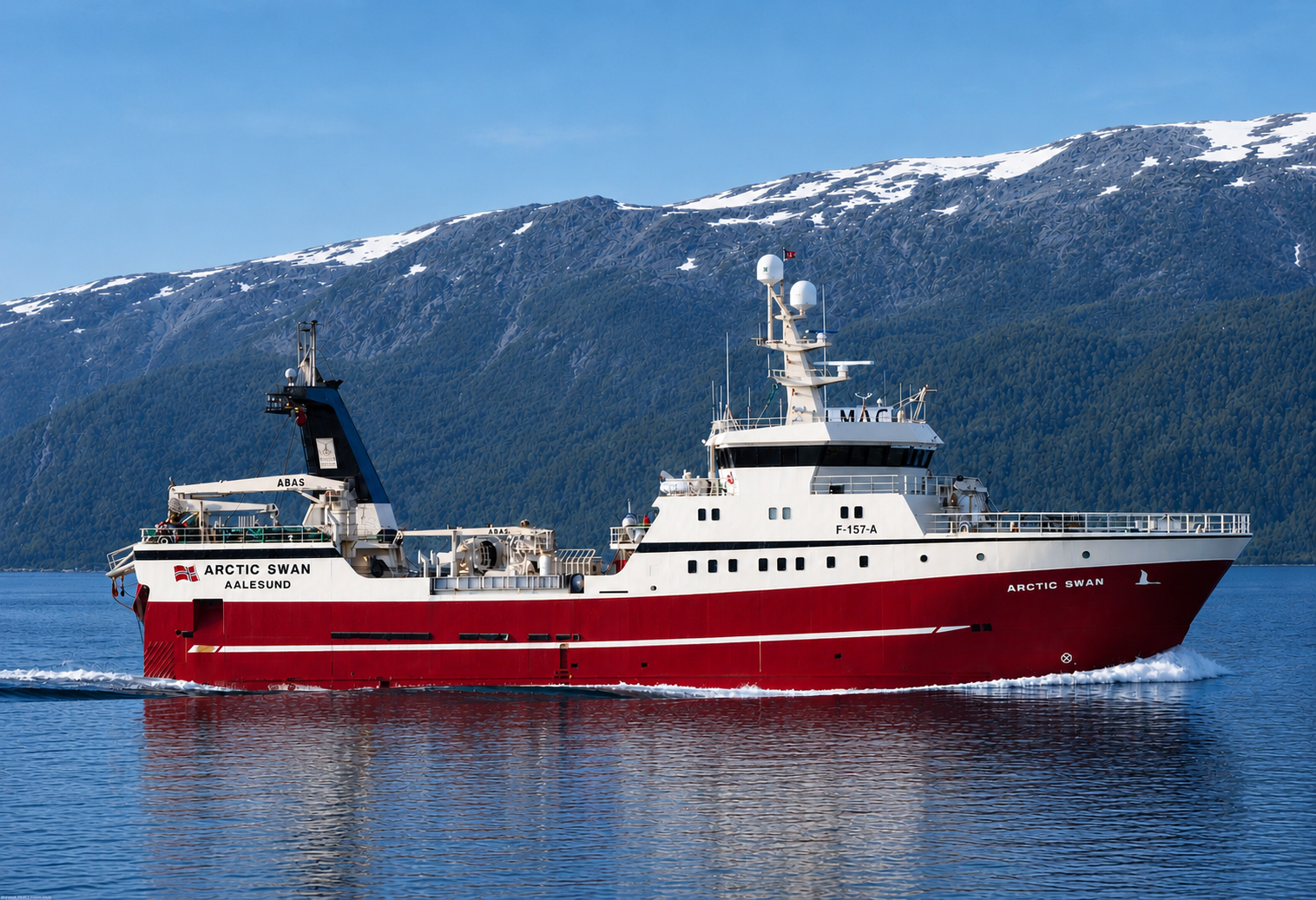MFV “ARCTIC SWAN” & MFV “WESTTIND”